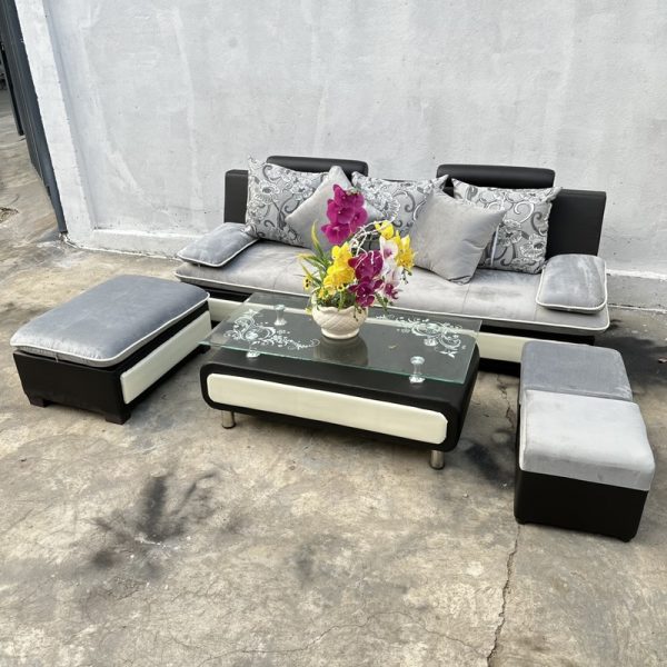 Thanh lý bộ sofa gia đình có bàn mới 98%
