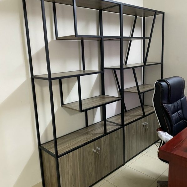 Kệ sắt 2m*2m màu đen xám mới 98%