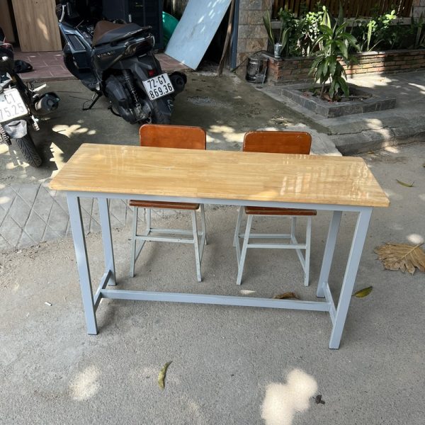 Combo bàn học sinh phủ mịn PU+2 ghế gỗ đơn