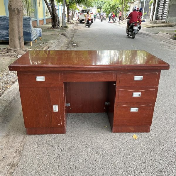 Bàn làm việc trưởng phòng 1m4*70cm mới 95%