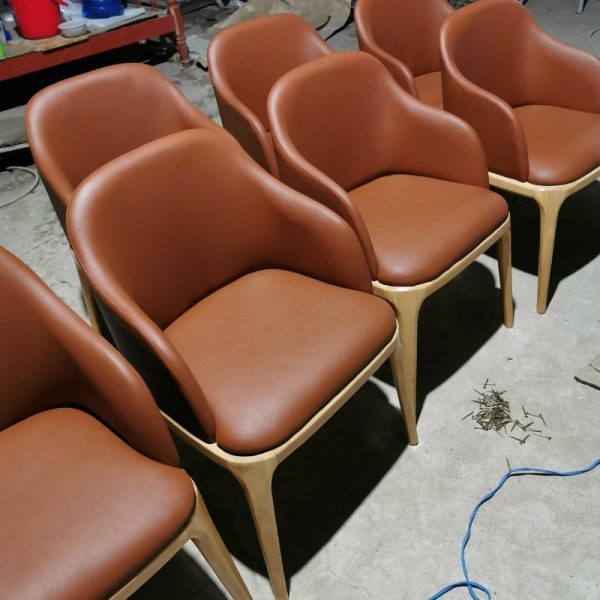 Ghế cafe Gray có tay bọc da cao cấp