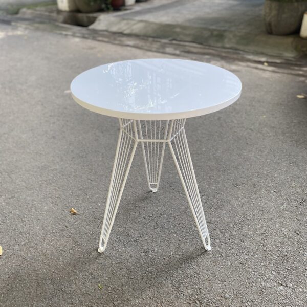 Bàn cafe sắt chân tăm màu trắng cao cấp