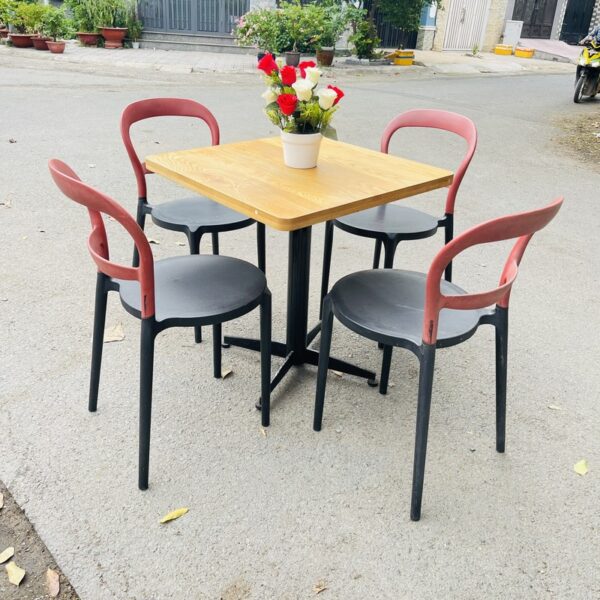 Thanh lý ghế cafe nhựa đúc màu đen đỏ mới 95%