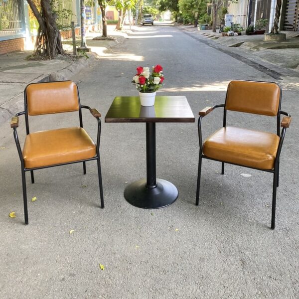 Thanh lý bộ bàn ghế cafe sắt bọc da sang trọng