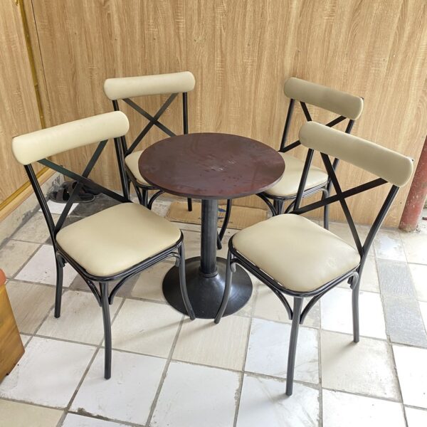 Thanh lý ghế chữ X lót nệm màu kem mới 98%