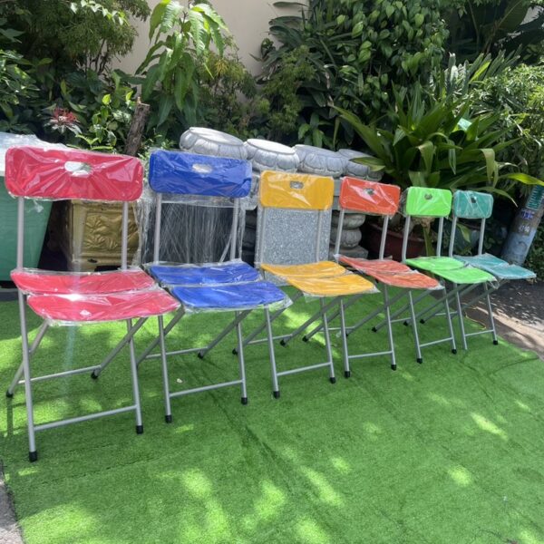 Ghế xếp ba lá nhựa khung sắt mới 100%