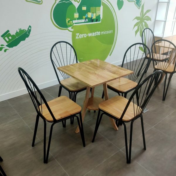 Ghế cafe quạt sặt mặt gỗ tự nhiên mới 99%