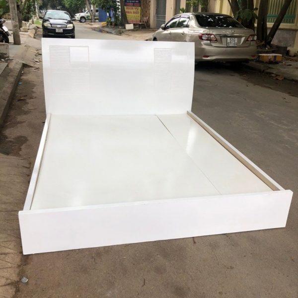 Thanh lý gường gỗ 1m6*2m màu trắng mới 98%