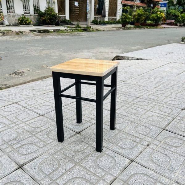 Thanh lý ghế đôn chân sắt mặt gỗ tự nhiên giá rẻ
