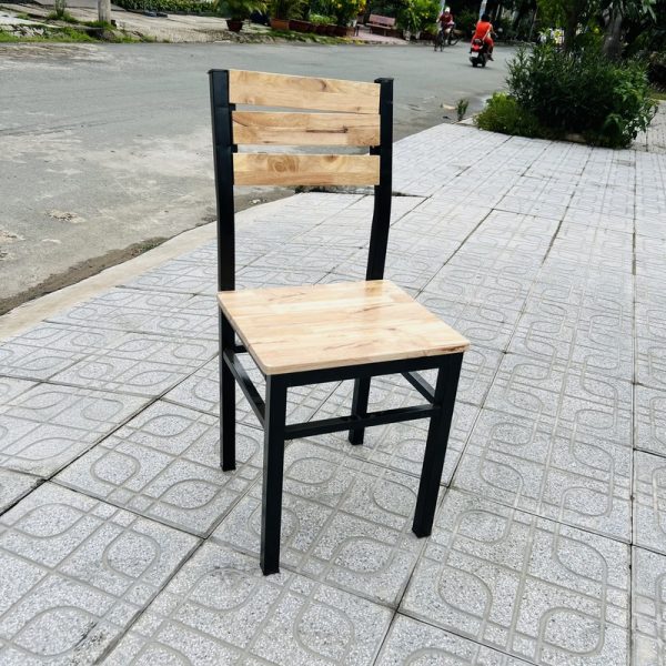 Thanh lý ghế sắt có lưng tựa quán ăn mới 100%