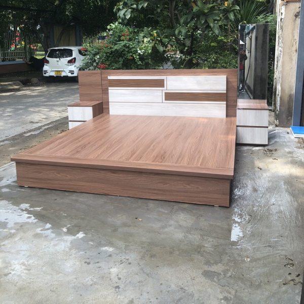 Combo giường ngủ kèm bàn trang điểm mới 95%