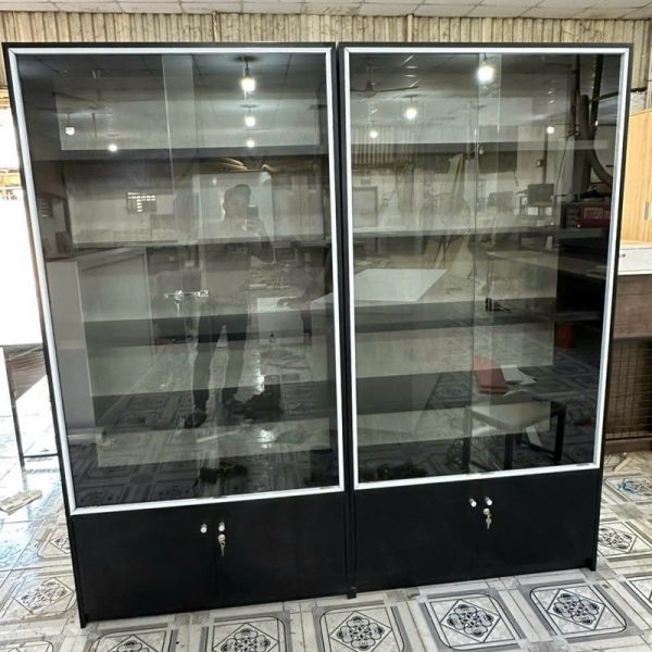 Kệ trưng bày 1m*2m cửa kính màu đen