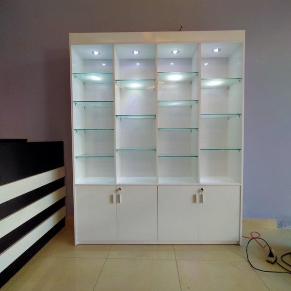 Thanh lý kệ trưng bày 1m8 ngăn kính có đèn mới 100%