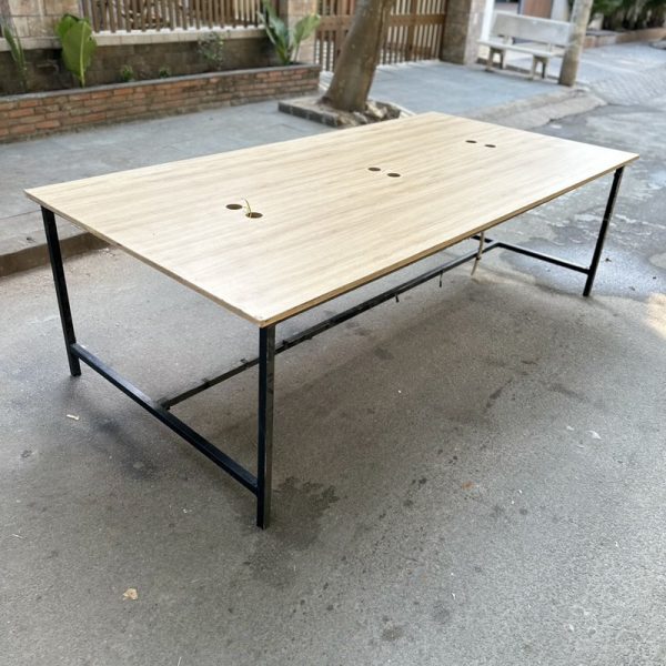 Bàn họp văn phòng 1m2*2m4 chân sắt cũ
