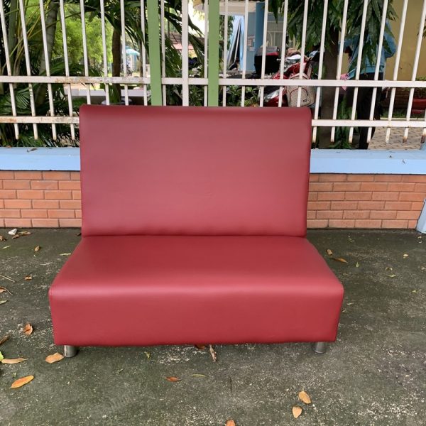 Thanh lý sofa da đôn 1m1 màu đỏ tồn kho mới 99%