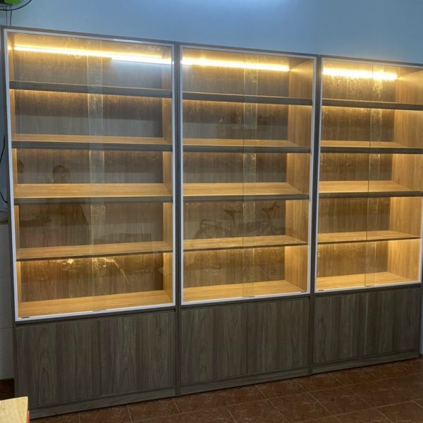 Tủ trưng bày 3m*2m cửa kính có đèn đóng mới 100%