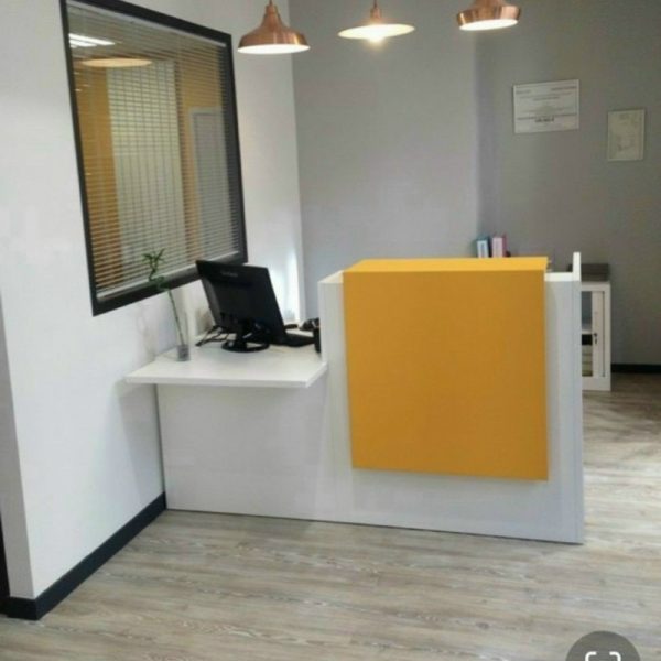 Quầy lễ tân 1m8 màu trắng vàng cũ