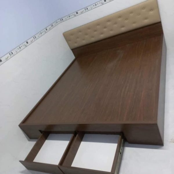 Gường 1m8*2m đầu nệm có hộc mới
