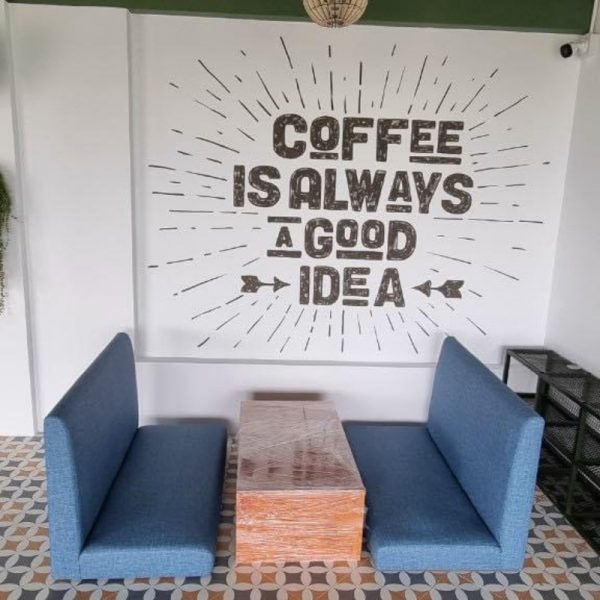 Bộ bàn ghế sofa nệm cafe màu xanh mới