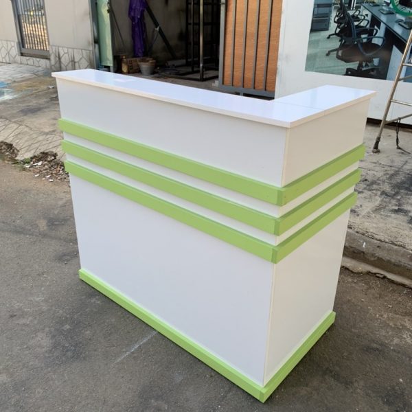 Quầy lễ tân 1m2 màu trắng mới giá rẻ