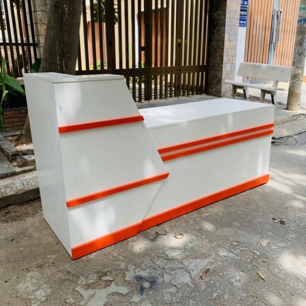 Thanh lý quầy lễ tân 2m tồn kho mới 100%
