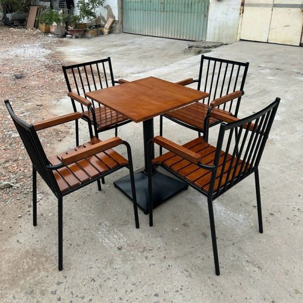 Bộ bàn ghế sắt cafe sân vườn tồn kho mới