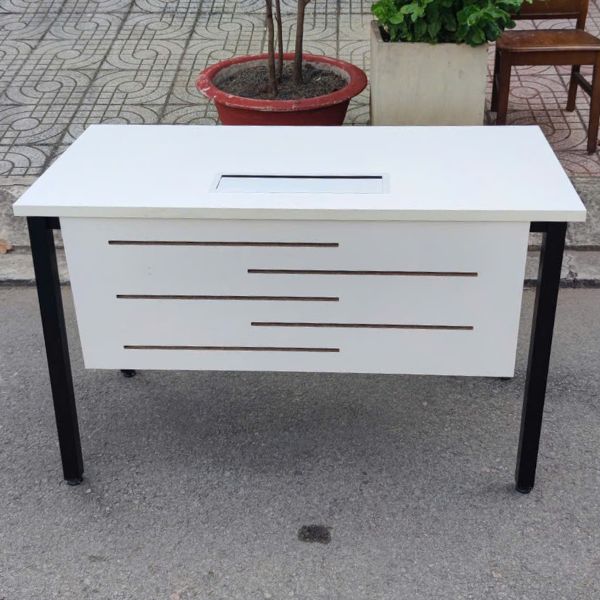 Bàn làm việc chân sắt 1m6*60cm mới 98%