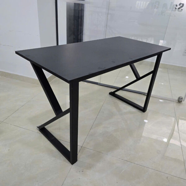 Thanh lý bàn làm việc chân sắt 1m2*60cm