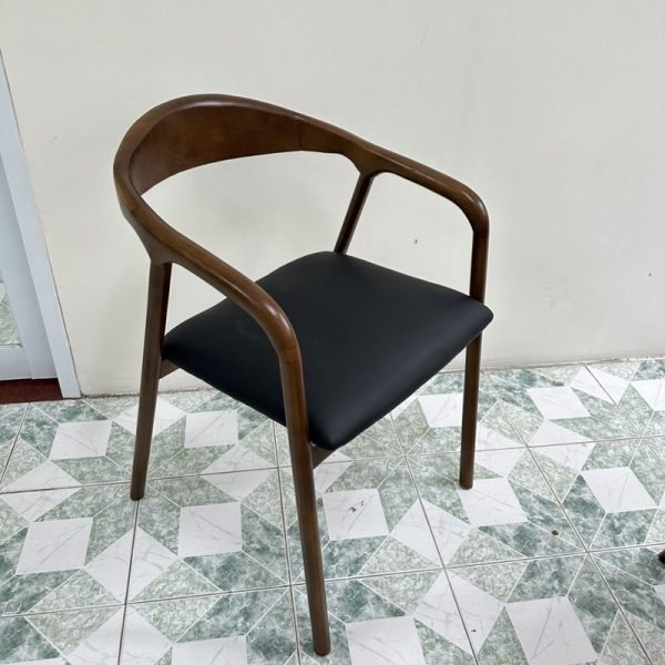 Ghế cafe NEVA gỗ màu nâu nệm đen mới 99%