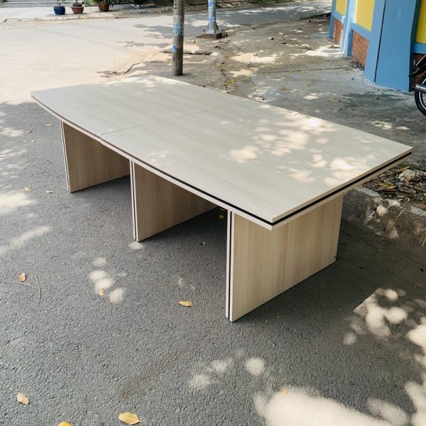 Thanh lý bàn họp văn phòng cao cấp 2m4 mới 97%