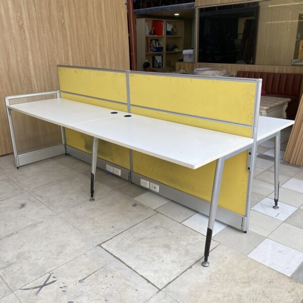 Thanh lý bàn cụm nhân viên 1m3 khung nhôm 95%
