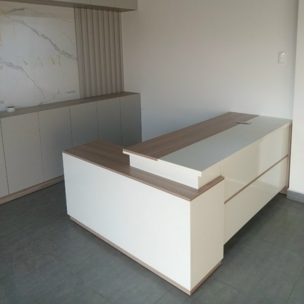 Thanh lý bàn giám đốc 1m8 góc L mới 98%