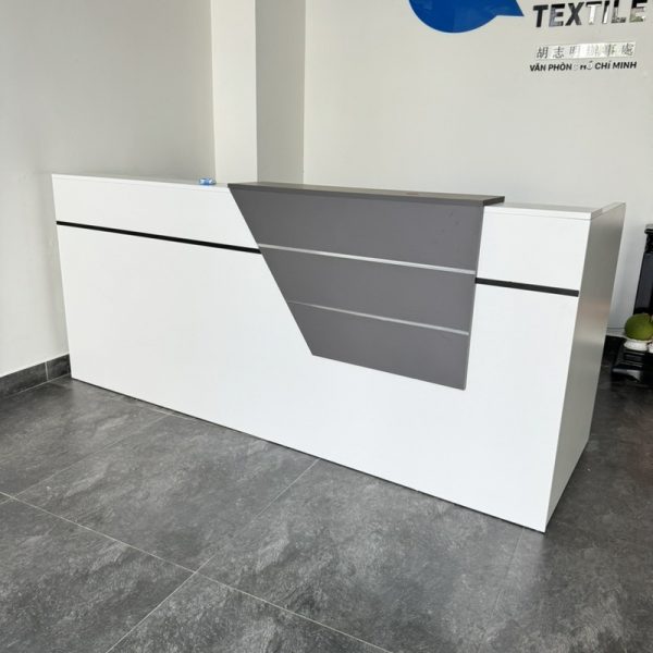 Thanh lý quầy lễ tân 2m4 MDF màu trắng mới 98%