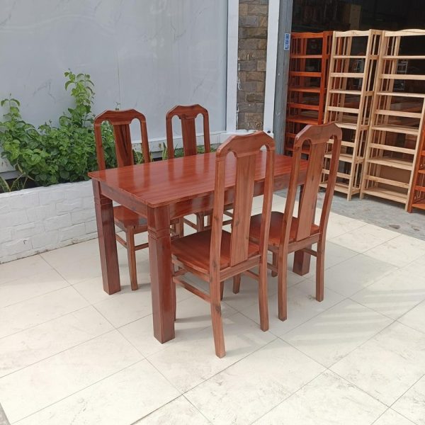 Bộ bàn ăn gia đình 4 ghế gỗ tự nhiên mới 100%