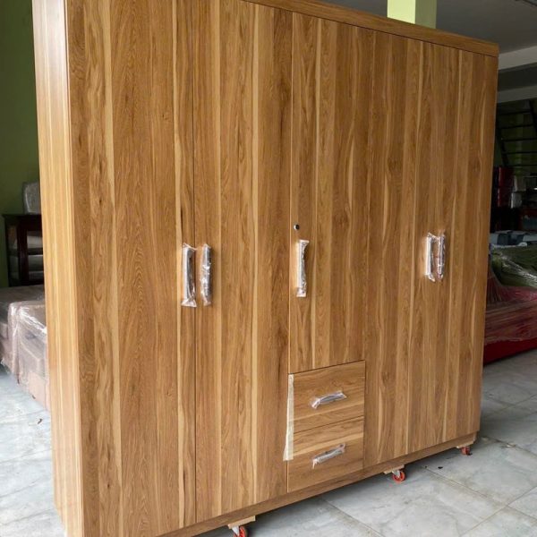 Thanh lý tủ quần áo 2m*2m MFC màu vàng mới 99%