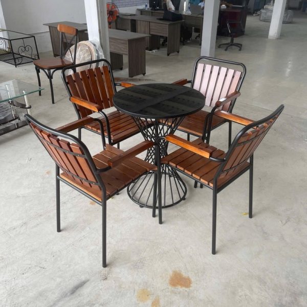Bộ bàn ghế cafe chân sắt bền đẹp sang trọng