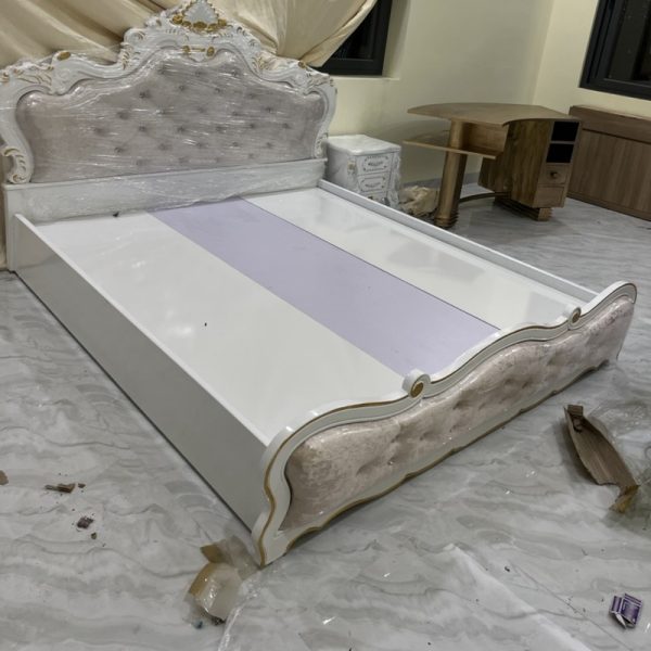 Combo gường 1m8+tap hoàng gia tân cỗ điển mới