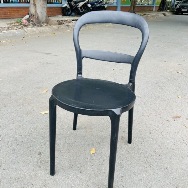 Thanh lý ghế cafe nhựa đúc màu đen mới 95%