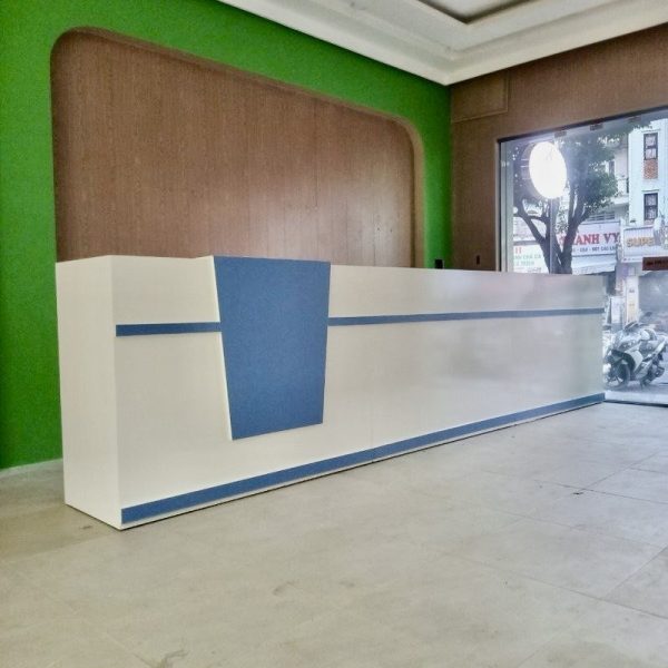 Quầy lễ tân 5m MDF màu trắng xanh mới 100%