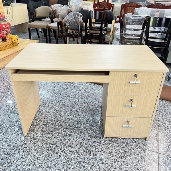 Bàn làm việc MDF vi tính 1m2 màu vân gỗ mới 100%