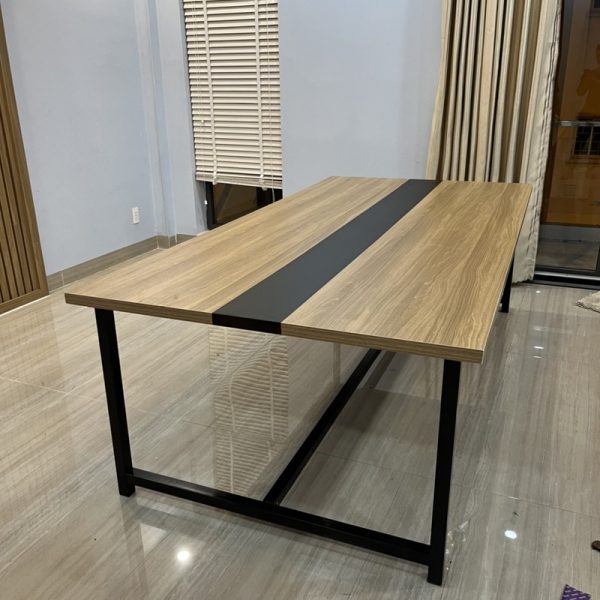 Thanh lý bàn họp 2m4 chân sắt mặt gỗ MDF mới 100%