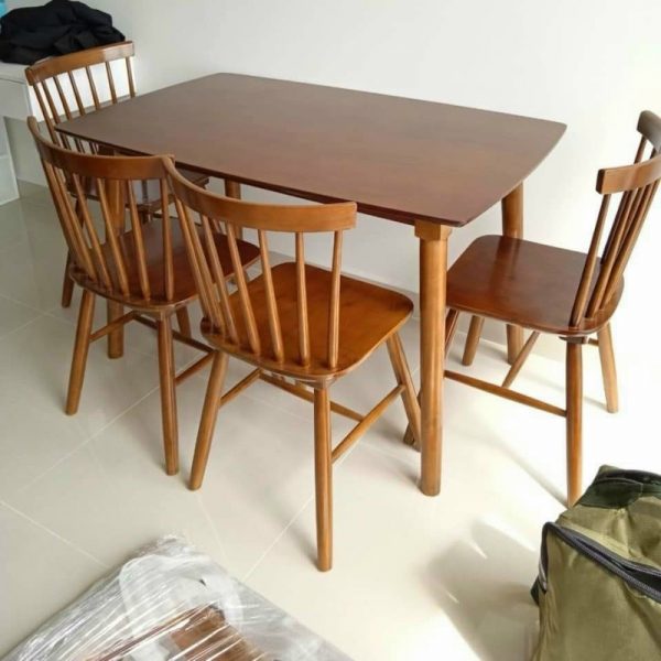 Bộ bàn ăn 4 ghế song tiện màu nâu mới 100%