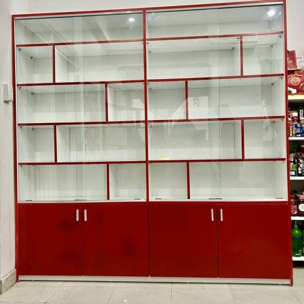 Tủ trưng bày sãn phẩm 2m*2m màu trắng đỏ mới 99%