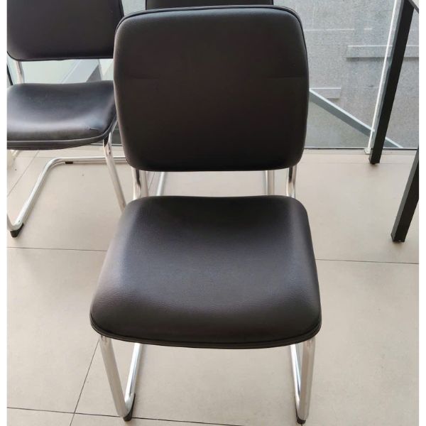 Thanh lý ghế chân quỳ văn phòng bọc da SS01