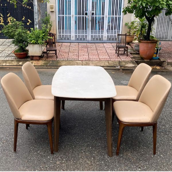 Thanh lý bộ bàn ăn màu nâu 4 ghế mới 90%