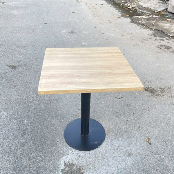 Thanh lý bàn cafe cũ chân sắt mặt gỗ giá rẻ