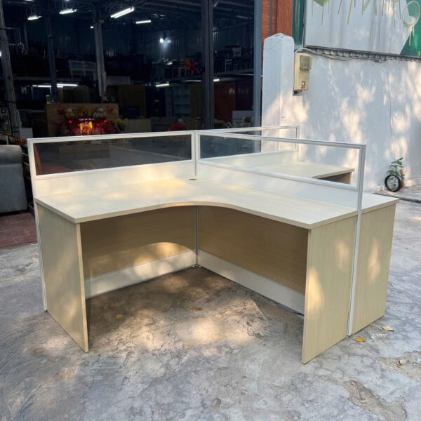 Thanh lý bàn làm việc cụm chữ L có vách ngăn mới 95%