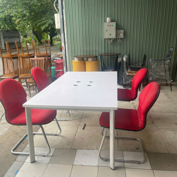 Thanh lý bàn họp chân sắt cũ 1m8 màu trắng giá rẻ