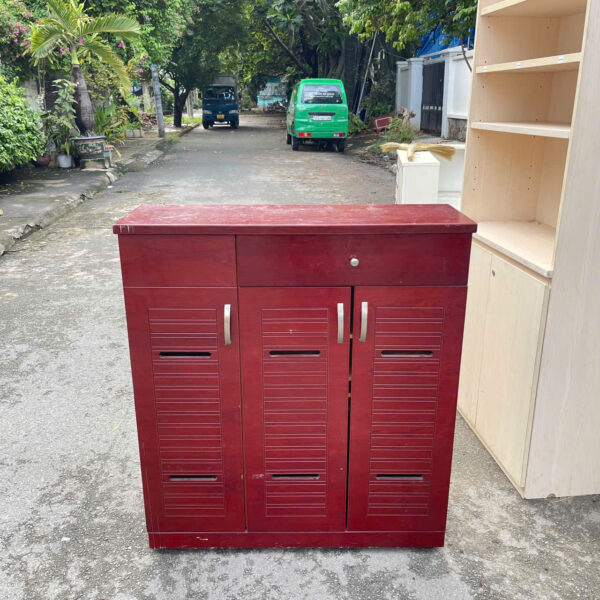 Thanh lý tủ giày 3 cánh màu nâu gỗ mới 90%