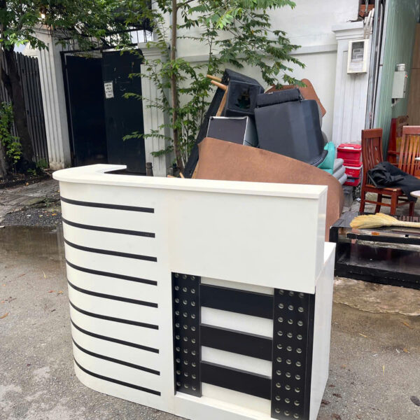 Quầy bo cong 1m3 màu trắng đen thanh lý